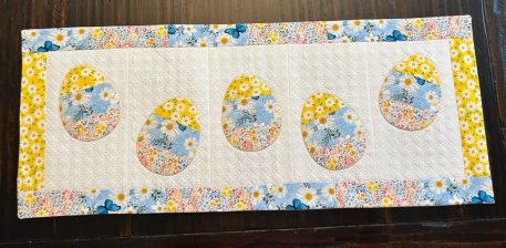 Tumbling Egg Table Runner Virtual Class