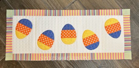 Tumbling Egg Table Runner Virtual Class - Image 3